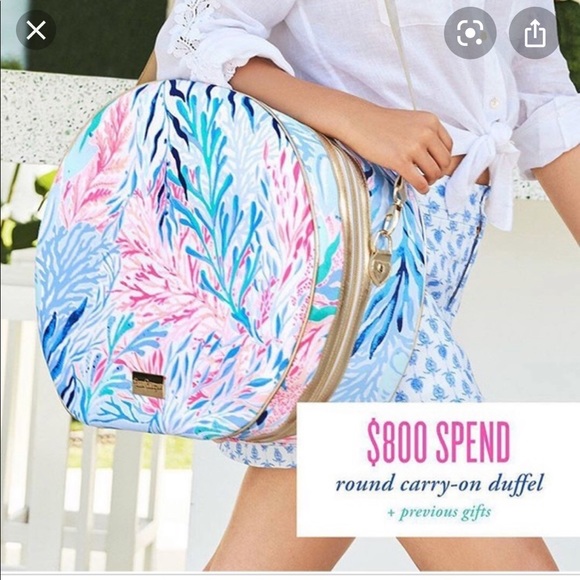 Lilly Pulitzer Handbags - Lilly Pulitzer GWP Round Bag